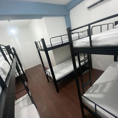 Lime Lite Manila Hostel ماكاتي المظهر الخارجي الصورة