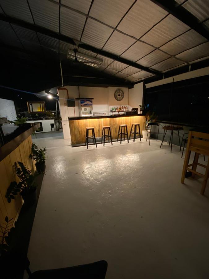 Lime Lite Manila Hostel ماكاتي المظهر الخارجي الصورة