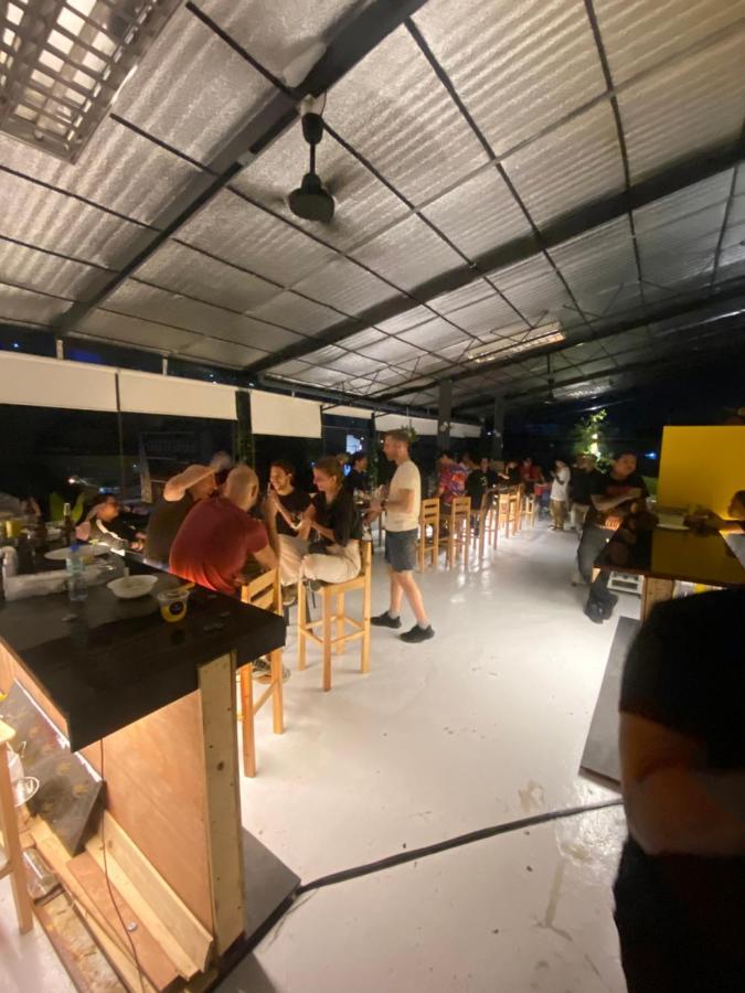Lime Lite Manila Hostel ماكاتي المظهر الخارجي الصورة
