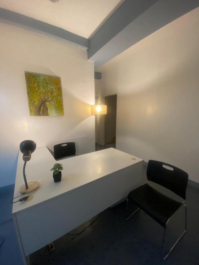 Lime Lite Manila Hostel ماكاتي المظهر الخارجي الصورة