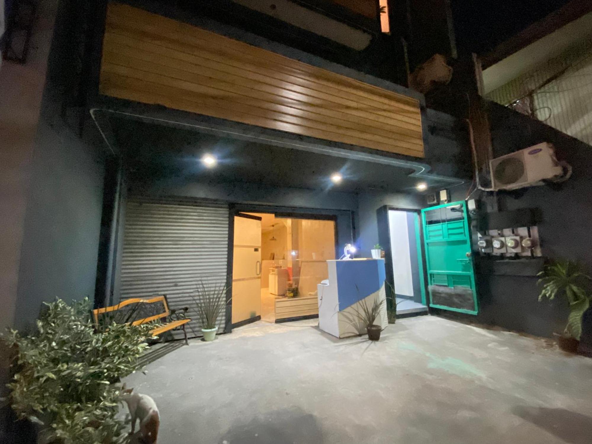 Lime Lite Manila Hostel ماكاتي المظهر الخارجي الصورة